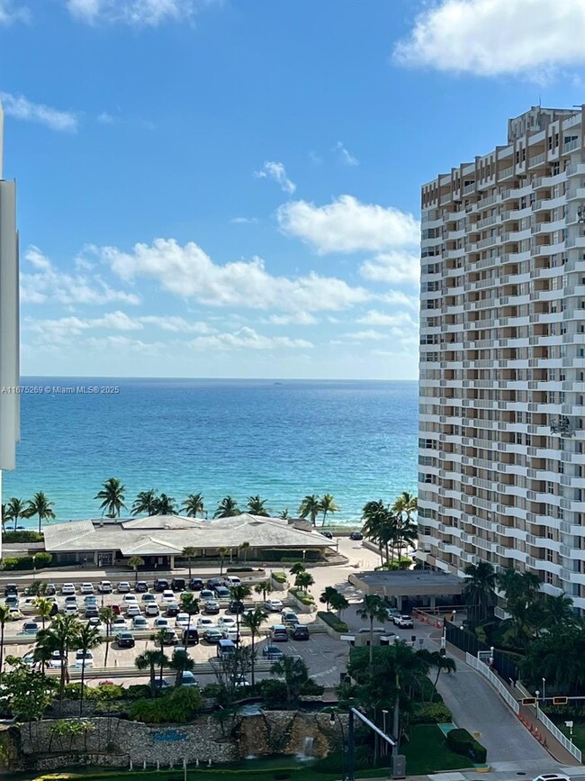 Foto del edificio - 1965 S Ocean Dr