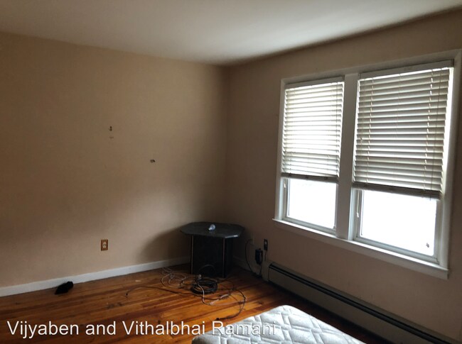 Building Photo - 3 br, 1 bath Apartment - 620 New York Ave