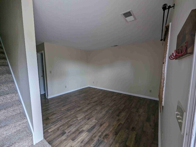 Building Photo - 5833 Benton Rd