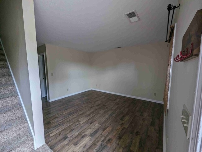 Building Photo - 5833 Benton Rd