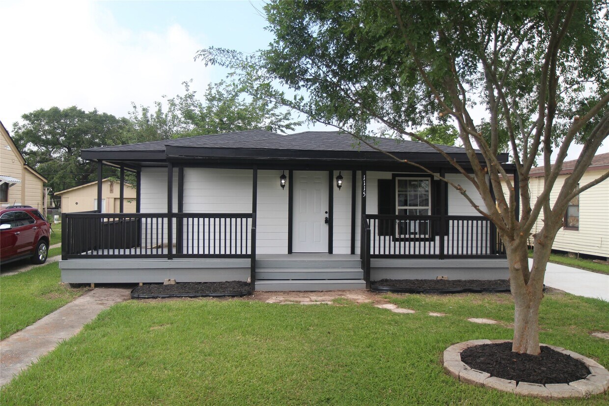 Primary Photo - 1115 W 4th St