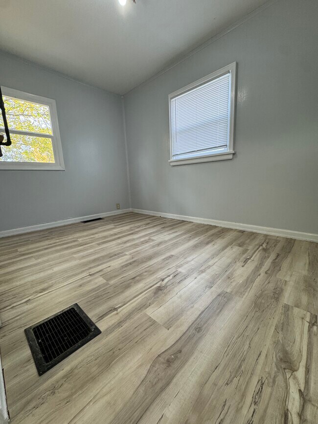 Building Photo - 2109 S Taylor St