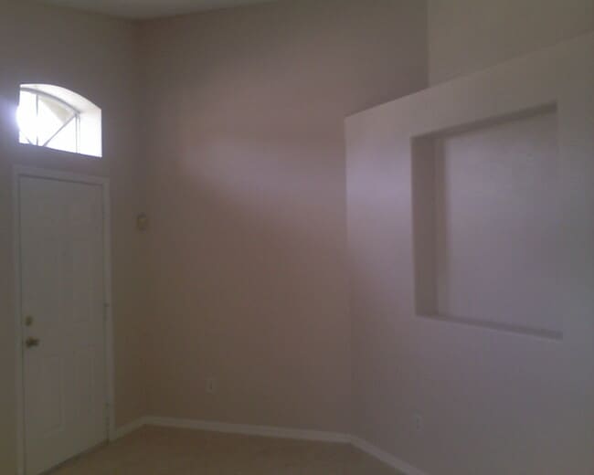 Building Photo - 1868 Olivia Cir