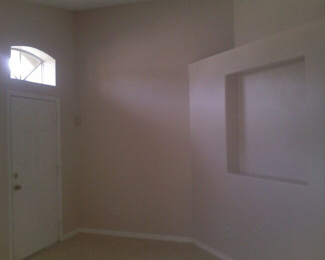 Foto del edificio - 1868 Olivia Cir