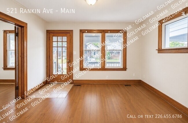 Building Photo - Spacious Two-Floor Main Unit Near the University!
