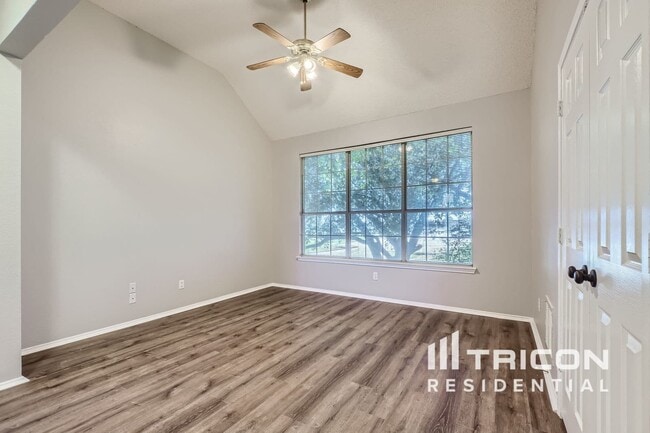 Building Photo - 4649 Devonshire Dr