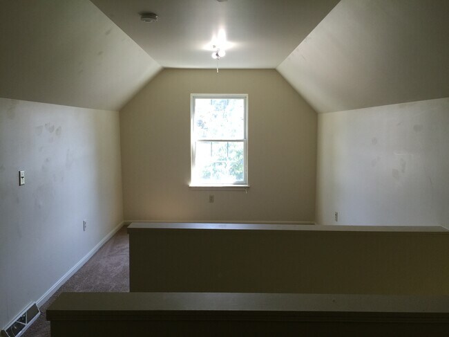 2nd floor loft - 228 Herman Ave