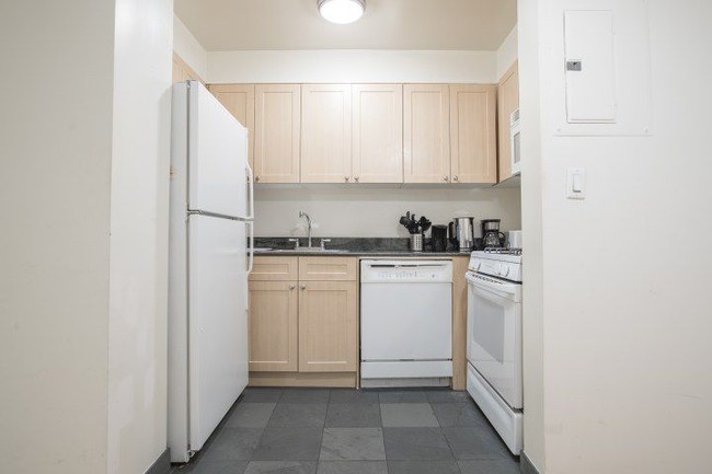 Building Photo - 234 E 29th St