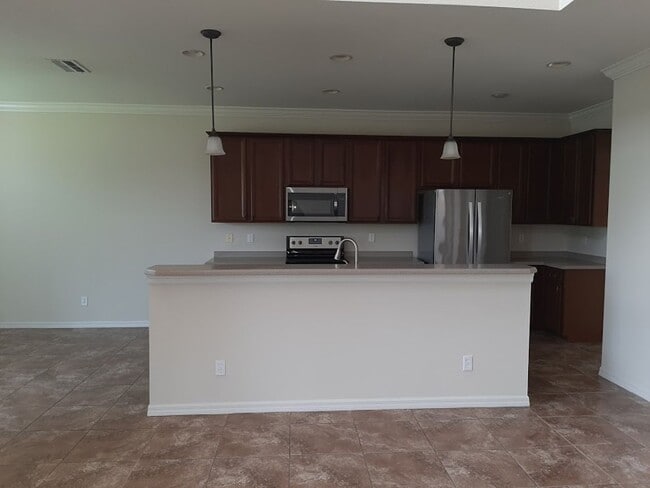 Foto del edificio - Coming OCT  ! 2 Story 5/  3.5  home in gated community