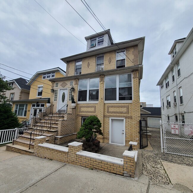 Foto del edificio - 6115 Monitor Pl