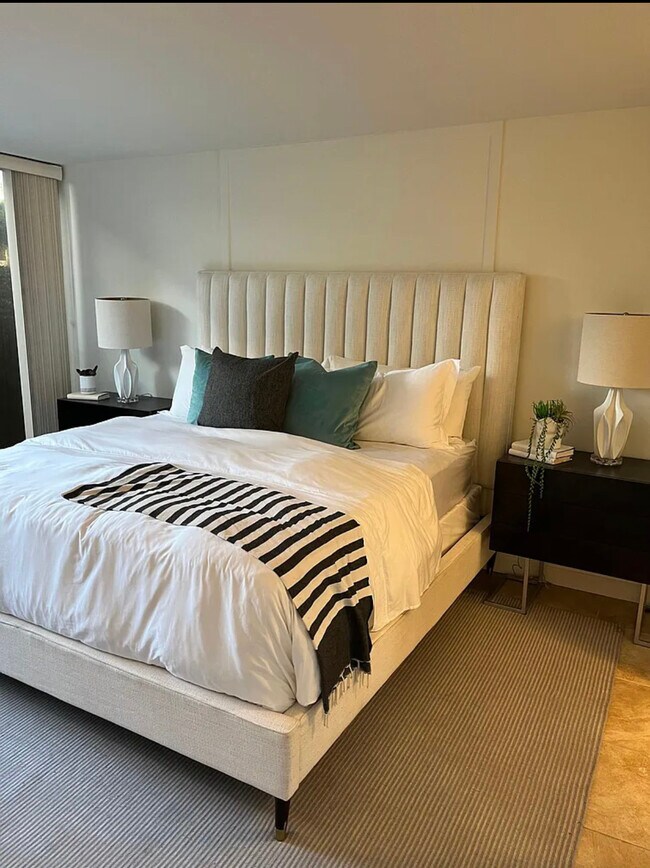 Foto del edificio - 7811 Eads Ave