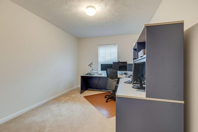 Building Photo - 8360 Rossi Rd