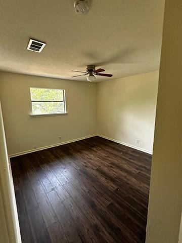 Foto del edificio - 405 Steeple Ridge Rd