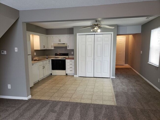 Foto del edificio - 222 NE Cedar Ct