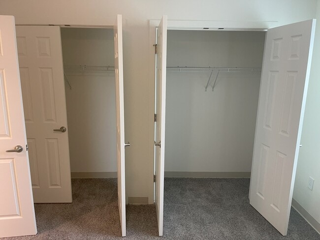 Closets - Brookhollow Senior