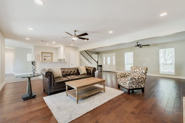 Building Photo - 15126 Turkey Creek Dr