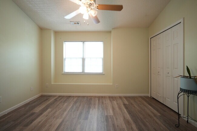 Foto del edificio - A charming house w/ 2 beds and 2 bath
