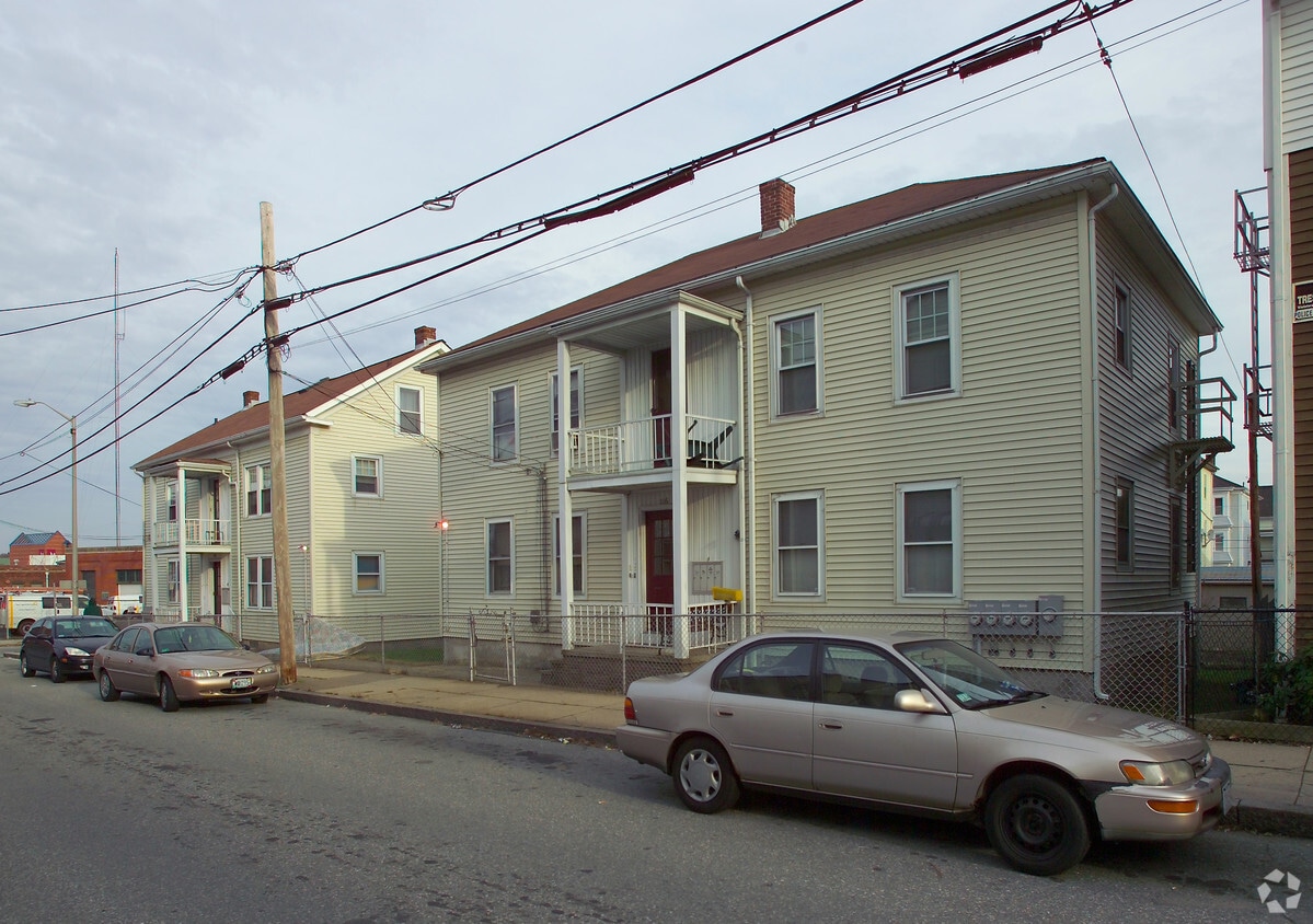 Building Photo - 104-116 5th St