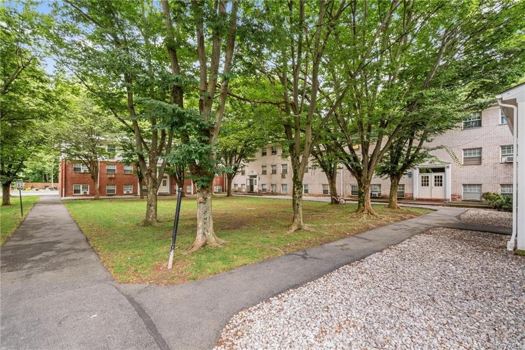 3009 Barclay Manor Unit 30J, Newburgh, NY 12550 Condo for Rent in