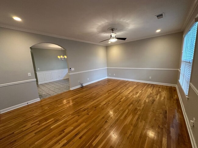 Foto del edificio - Beautiful 4 Bed 3 Bath House In Murfreesboro