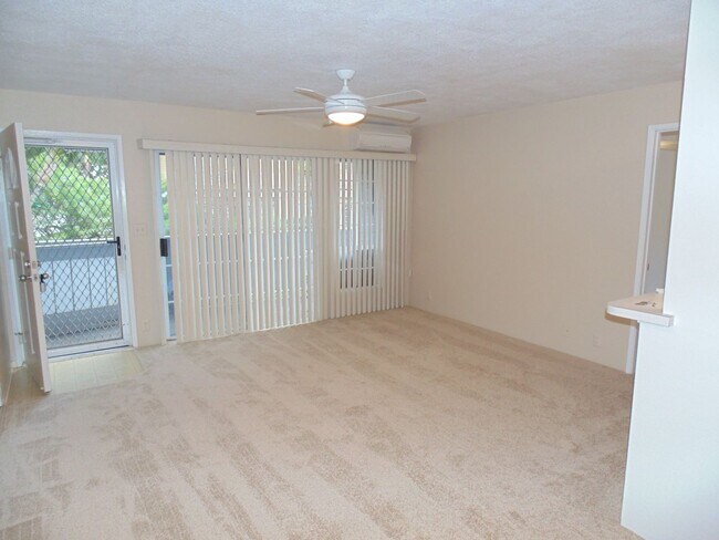 Photo - 2/2/2 in Salt Lake with PV Solar Panels! House