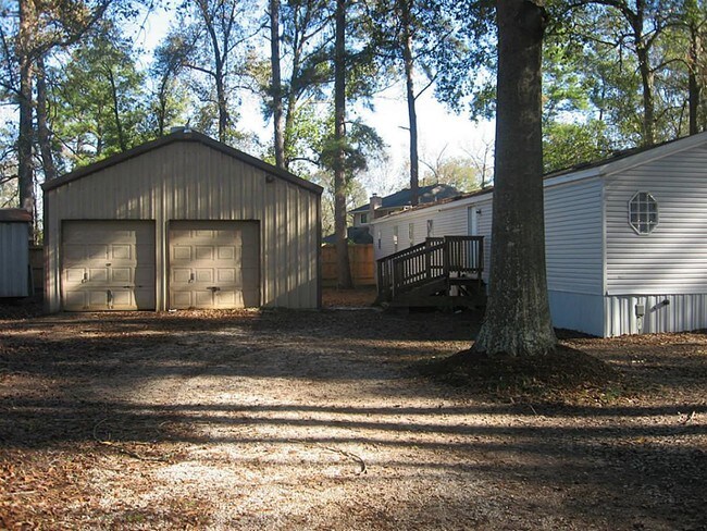 Foto del edificio - 4124 Greenleaf Dr