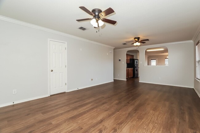 Foto del edificio - 3 bedroom 2 bathroom on a culdesac located on the far westside of San Antonio