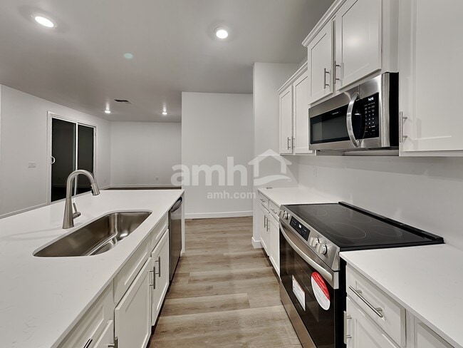 Building Photo - 12323 W Burruel Crk Ln