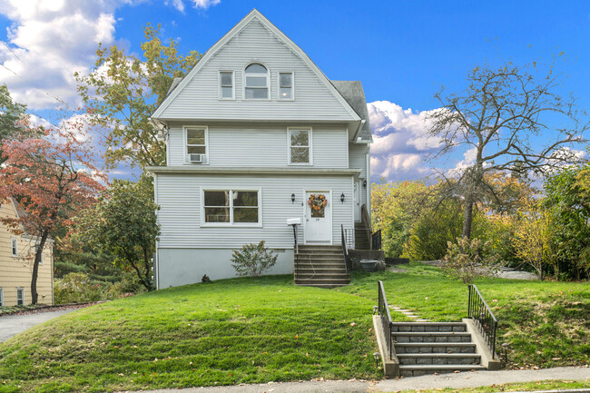 Building Photo - 14 Byram Shore Rd