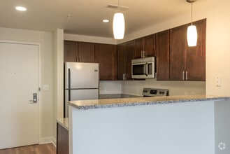 2BR,  2BA - 885 SF - 1111 Light Street