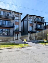 Building Photo - 342-342 Shakespeare St