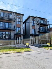 Building Photo - 342-342 Shakespeare St