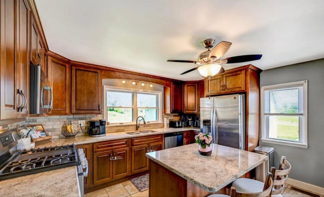 Building Photo - 14012 Orchard Dr