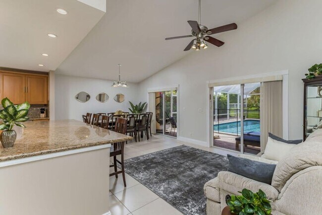 Foto del edificio - 7572 Silver Woods Ct