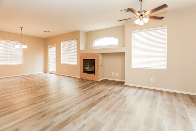 Foto del edificio - 8908 Brentwood Grove Ct