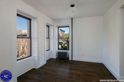 Building Photo - 400 Bleecker St