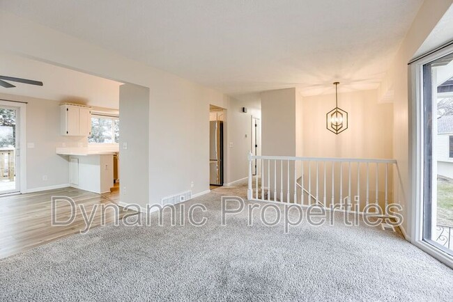 Foto del edificio - 7926 Primrose Ct