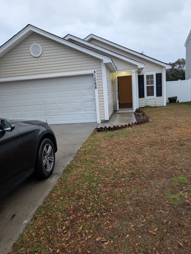 Foto del edificio - 1068 Stoney Falls Blvd