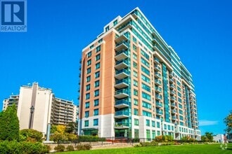 Building Photo - 1403-1403 Royal York Rd