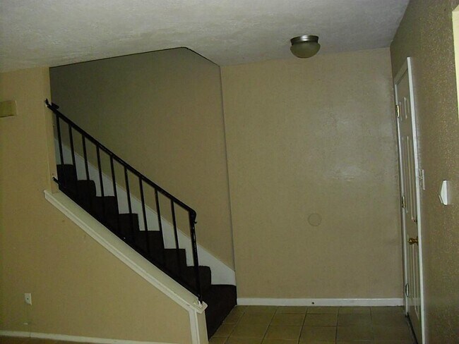 Foto del edificio - 7045 Chasewood Dr