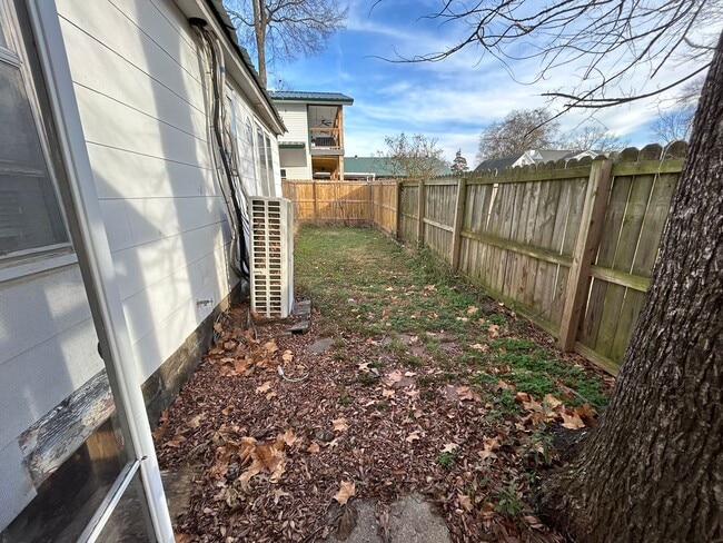 Foto del edificio - 406 E 10th St