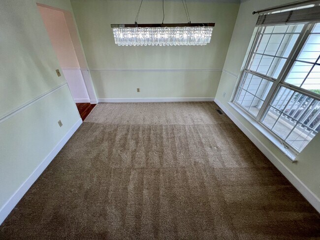 Foto del edificio - 16846 Kingstowne Way Dr