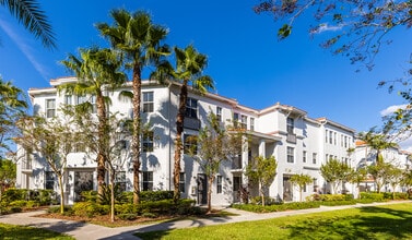 Walkable grounds at your new community - City Center On 7th