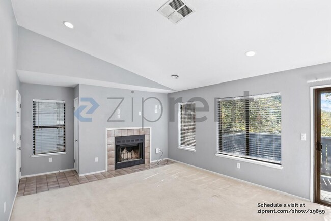 Foto del edificio - 7128 Cross Creek Cir