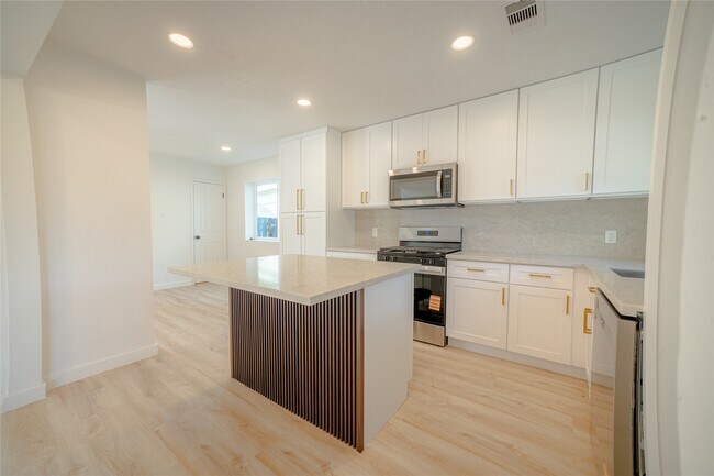 Building Photo - 3547 Glenwood Springs Dr