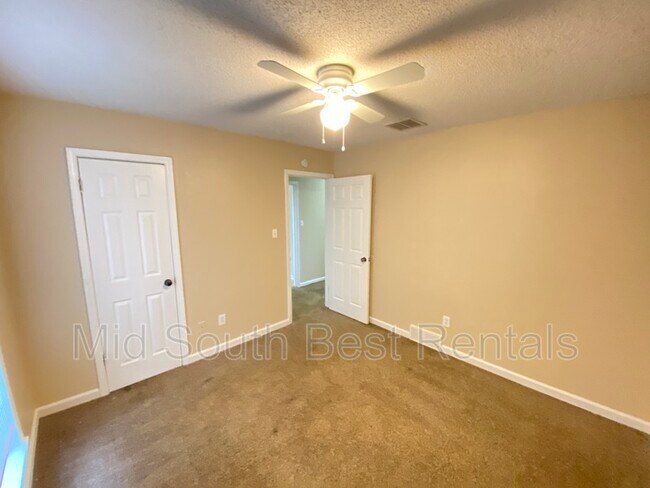 Foto del edificio - 3100 Overbrook Dr