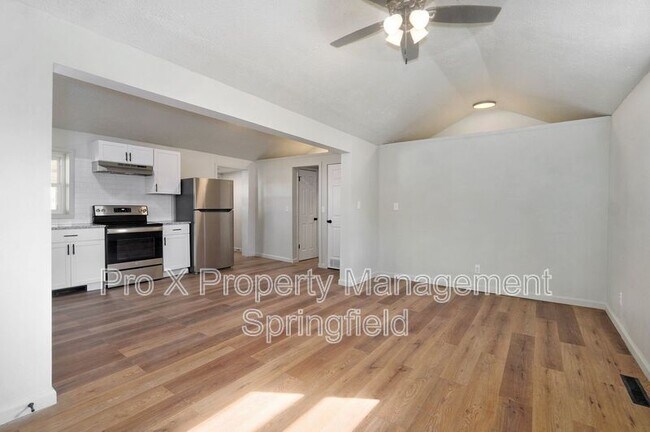 Foto del edificio - 1834 E Walnut St