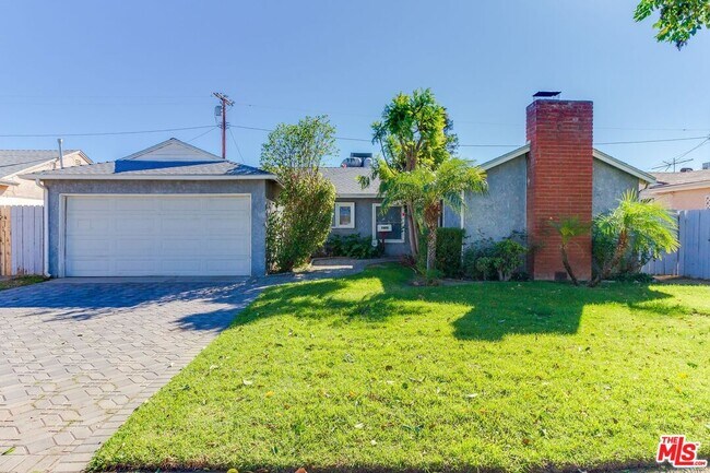 Foto del edificio - 7858 Jamieson Ave