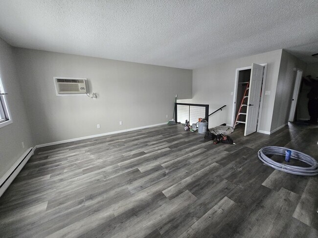 Foto del edificio - 700 Great Plains Ct