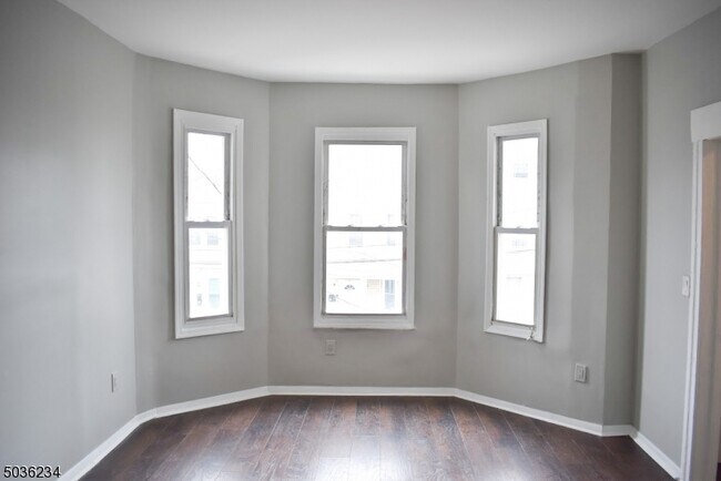 Building Photo - 152 19th Ave